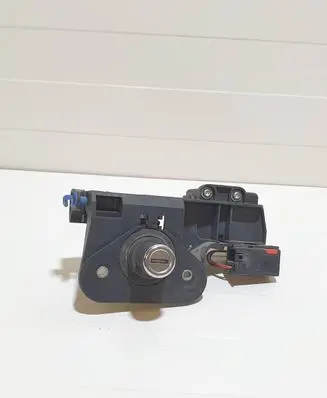 Opel Meriva A Tailgate exterior lock 90534783 24460841 24460839