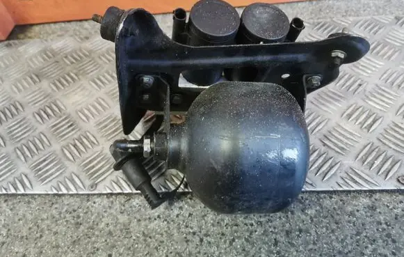Mercedes-Benz CL C215 Air suspension compressor A2209970036