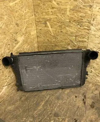 Volkswagen Golf V Intercooler radiator