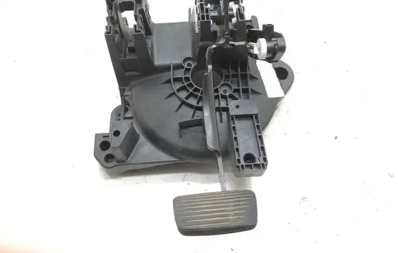 Opel Meriva B Brake pedal 13368958 00302125