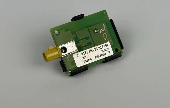 Mercedes-Benz GLS X166 Aerial antenna amplifier A1779052902 053716 920584002