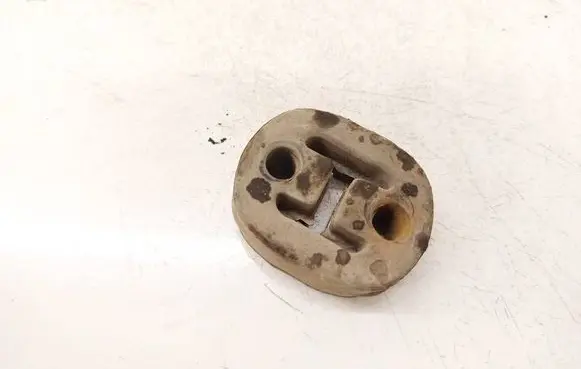 Skoda Octavia Mk2 (1Z) Muffler mount bracket/holder 8D0253147E