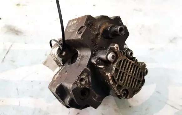 Audi A6 S6 C6 4F Fuel injection high pressure pump 0445010090 059130755e