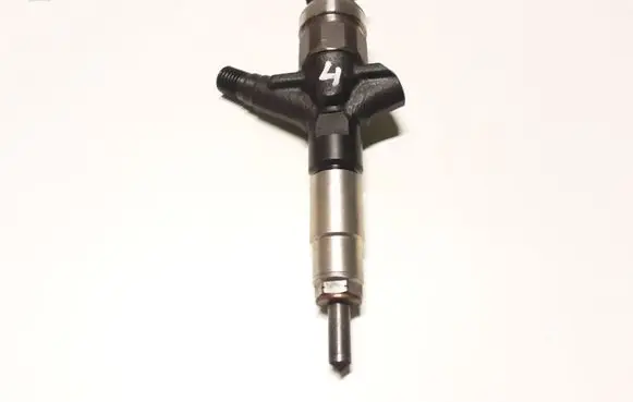 Subaru Forester SH Fuel injector 16613AA020 DENSO7890