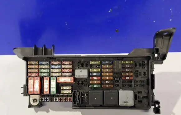 Mercedes-Benz ML W164 Fuse box set A1645402372 13583852