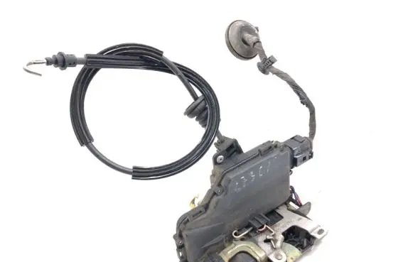 Volkswagen New Beetle Front door lock 3B1837016C