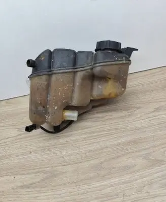 Volvo XC70 Coolant expansion tank/reservoir 6G918K218 D2L4A