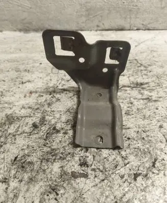 Headlight/headlamp mounting bracket