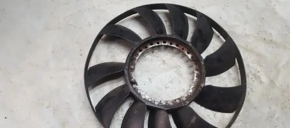 Volkswagen PASSAT B5 Fan impeller 059121301A