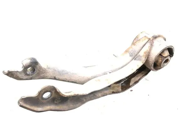Volkswagen Transporter - Caravelle T4 Engine mount bracket