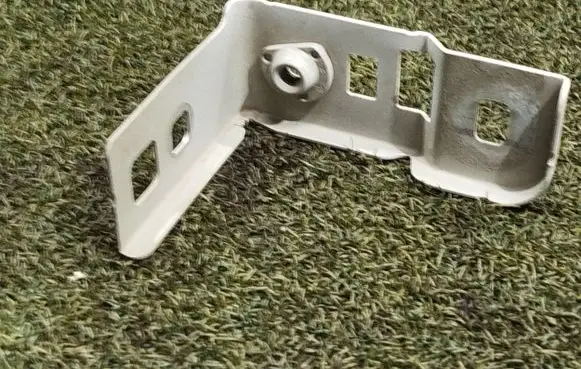 Fender mounting bracket