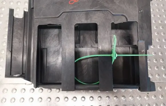 Engine cover (trim)