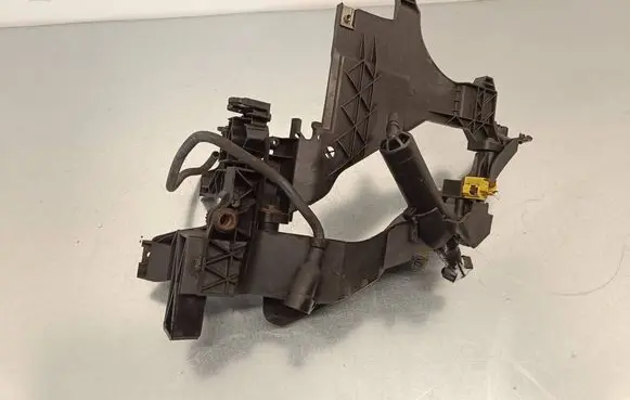 Audi A4 S4 B8 8K Headlight/headlamp mounting bracket 8K0805608B