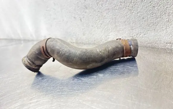 Opel Zafira B Engine coolant pipe/hose 13117573