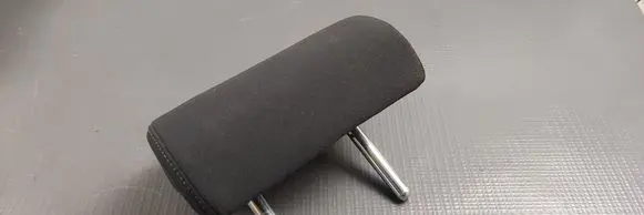 Toyota Avensis T270 Rear seat headrest 