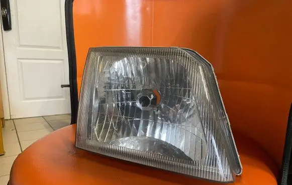 Toyota Land Cruiser (HDJ90) Headlight/headlamp 811106A150