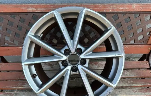 Audi A1 R18 alloy rim 