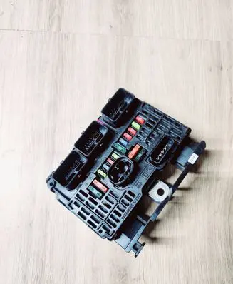 Peugeot 407 Fuse module 9656086180 BSML0200