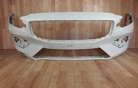 Volvo V60 Front bumper 31690589