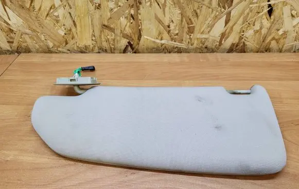 Volvo V70 Sun visor