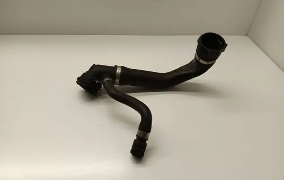 BMW 7 E38 Engine coolant pipe/hose 7505228