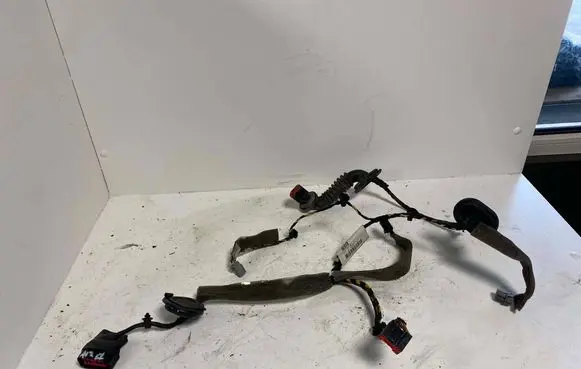 Volvo V50 Rear door wiring loom 30745848 30745848AB 996692105