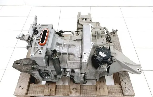 Nissan Leaf II (ZE1) Engine YHJ18