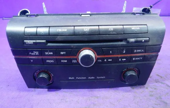 Mazda 3 I Radio/CD/DVD/GPS head unit BR9E66AR0