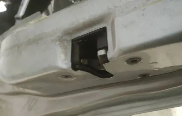 Volvo S60 Front door lock 