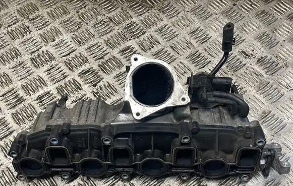 Volkswagen PASSAT B6 Intake manifold 03L129711