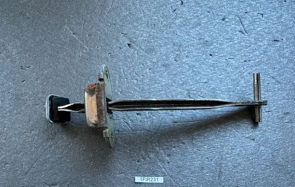 Nissan Patrol Y60 Loading door check strap stopper 9047106J10