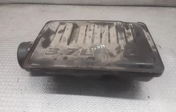 Jeep Grand Cherokee (WK) Intake resonator 