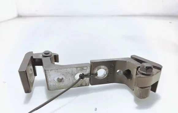 Skoda Octavia Mk2 (1Z) Front door hinge set 6Y0831411D