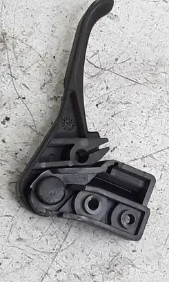 Volkswagen PASSAT B5 Engine bonnet (hood) release handle 3B1823533