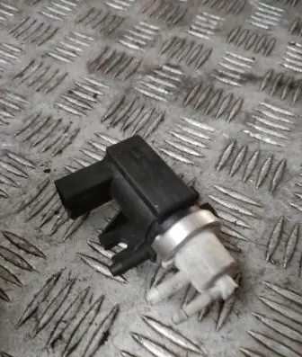 Volkswagen Golf IV Turbo solenoid valve 1j0906627