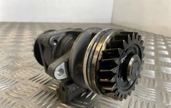 Volkswagen Touareg I Power steering pump 7L6422153B 1414 0372104