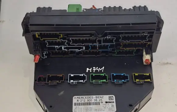 Mercedes-Benz C W204 SAM control unit A2129003825 A2129010907 A2129027408