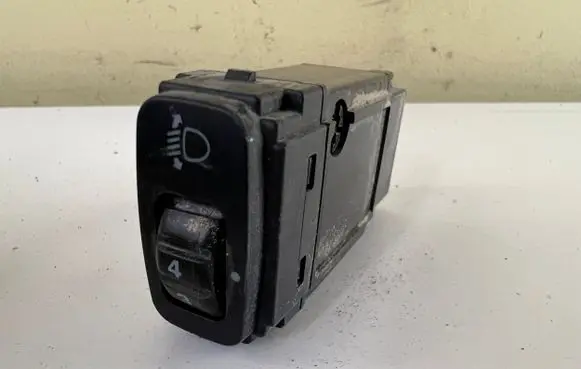Mitsubishi Pajero Headlight level height control switch