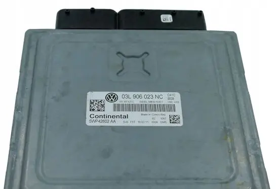 Volkswagen Touran II Engine control unit/module 03L906023NC