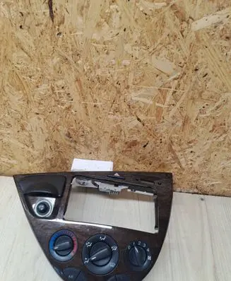 Ford Focus Climate control unit 98AB18C419 98ABA04810CFW