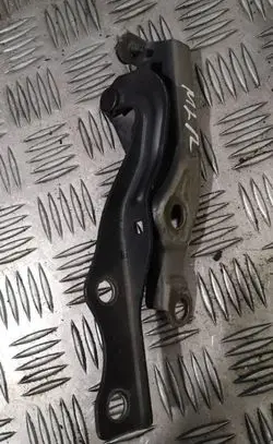 Mazda 2 Engine bonnet/hood hinges