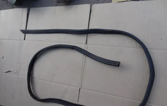 Renault Kangoo II Front door rubber seal 