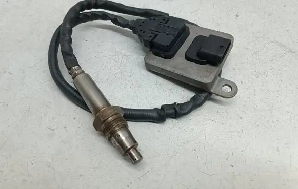 Mercedes-Benz C W205 Lambda probe sensor A0009053606 0009053606 5WK96682F