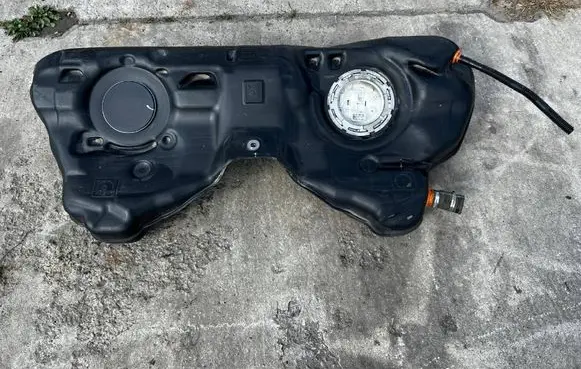BMW M5 F90 Fuel tank 56646711 16117856997 7856997