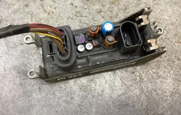 Audi A8 S8 D3 4E Heater blower fan relay 2468104353 4E0820521B003