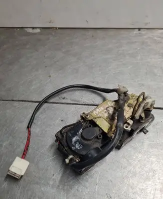Mazda 323 F Front door lock