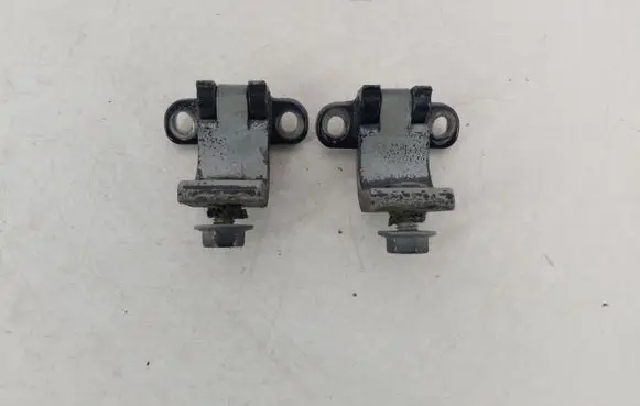 Volkswagen Golf IV Tailgate/trunk/boot hinge