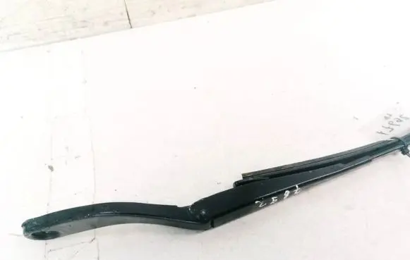 Volvo S40 Front wiper blade arm 8620200