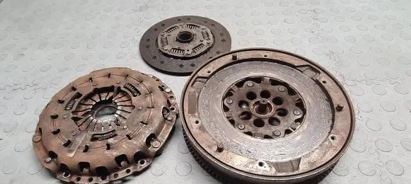 BMW 1 E82 E88 Clutch set kit 7577058 7577257 7577057