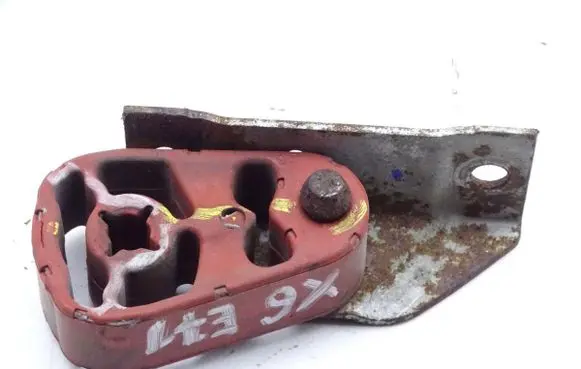BMW X6 E71 Muffler mount bracket/holder 7583940